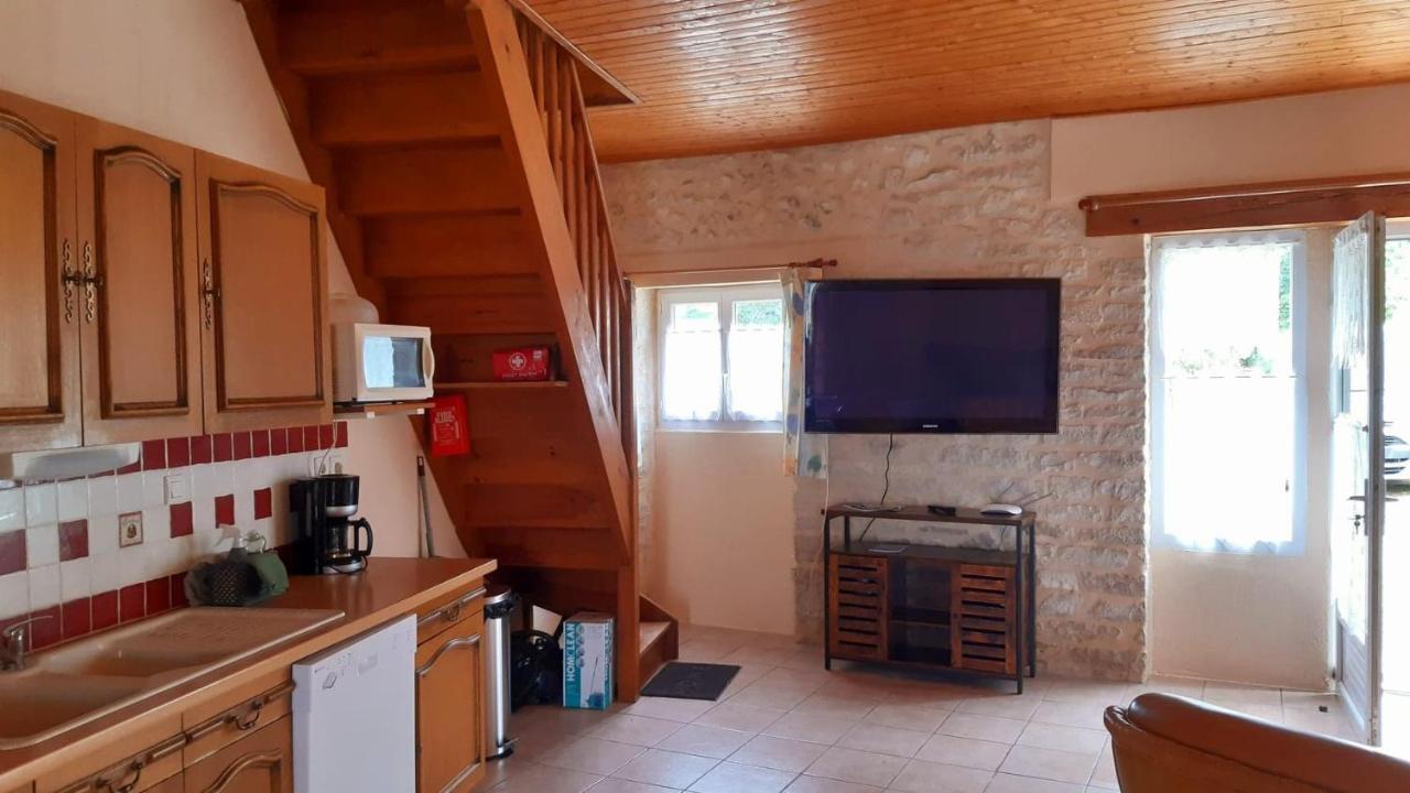 Gites Le Clos De Lamie Avec 2 Piscines Privees Fossemagne Exterior photo