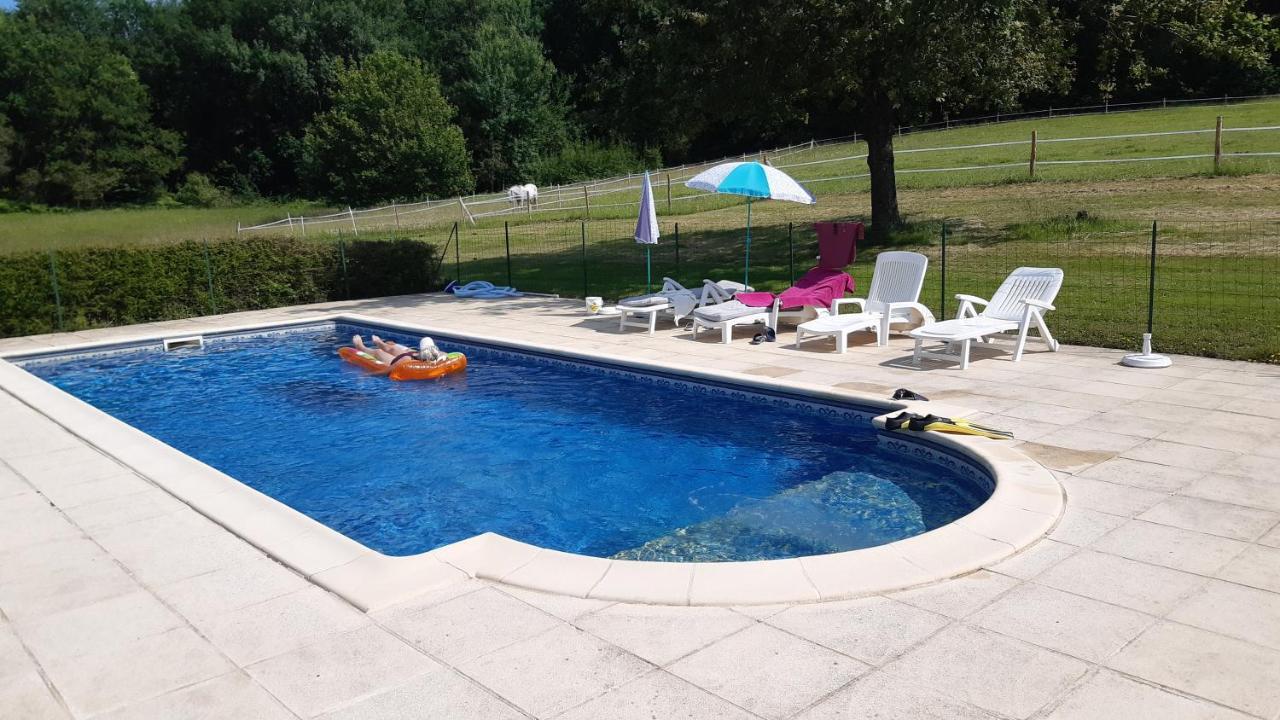 Gites Le Clos De Lamie Avec 2 Piscines Privees Fossemagne Exterior photo